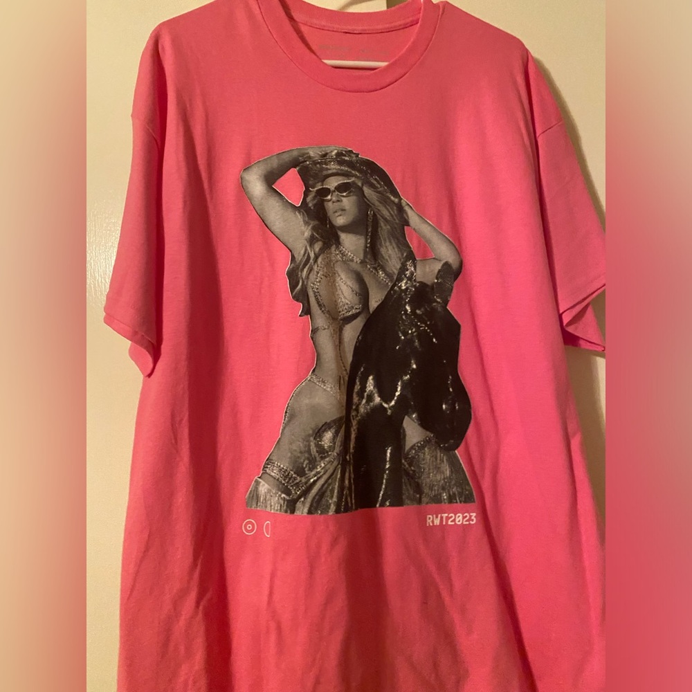 Beyoncé Amazon exclusive tee